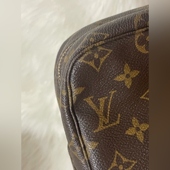 Sold on ig Authentic vintage Louis Vuitton Trouse 28 (makesup pouch) - Picture 15 of 16